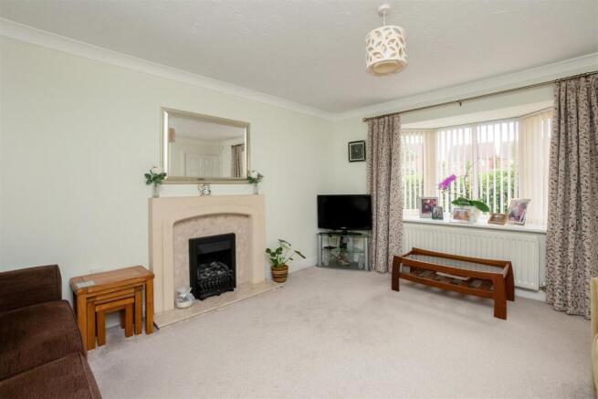 42 Railway Crescent 2459-3.jpg
