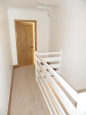 2 bed Terraced to rent Image 8