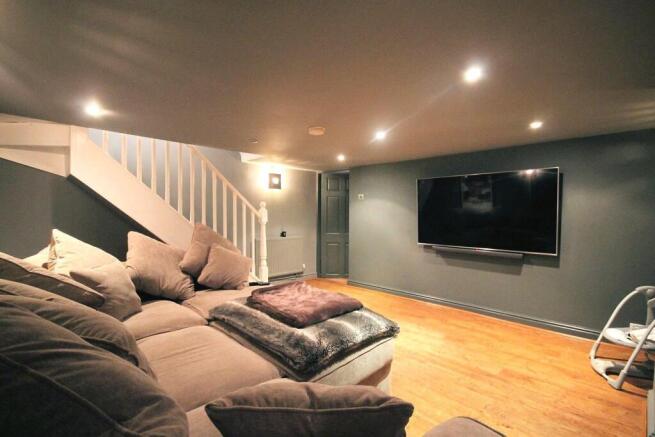 Cinema Room/Family R