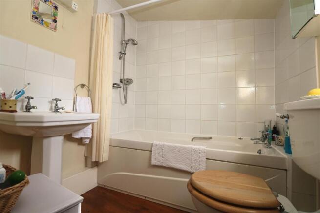 Bathroom.JPG
