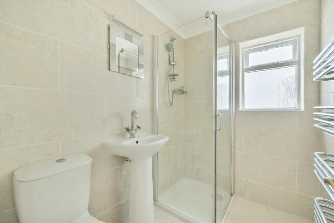 1305730-10-684304...