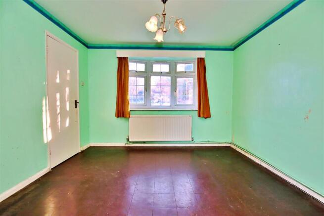 Carrington Avenue, Borehamwood photo 4