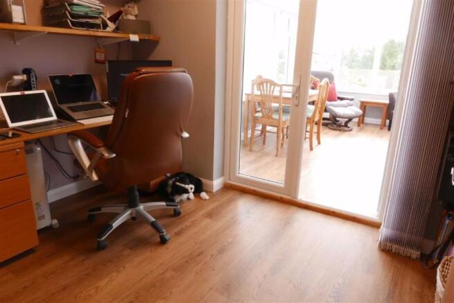 Photo 8