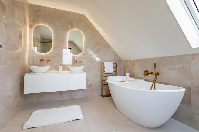 Bedrooms & Bathrooms