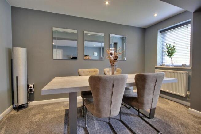 4 bed Detached for sale Image 5