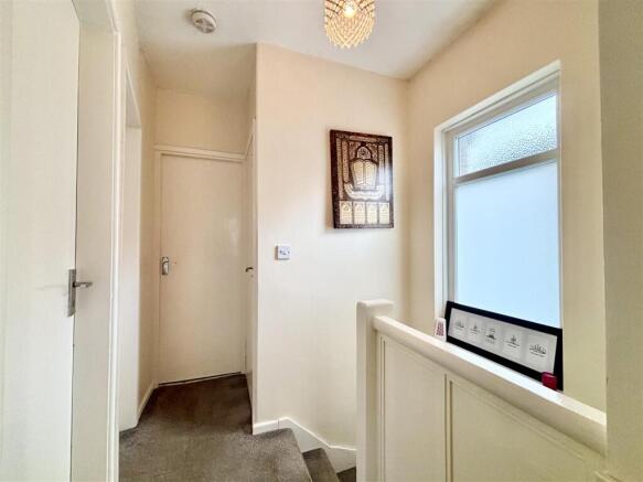 3 bed Semi-Detached for sale Image 9