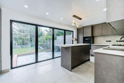 Humberstone Close, Luton, LU4