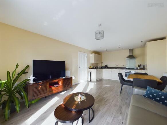 Kitchen/Dining Room/Lounge
