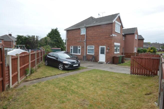 22 Southfield Road, Knottingley (9)side garden