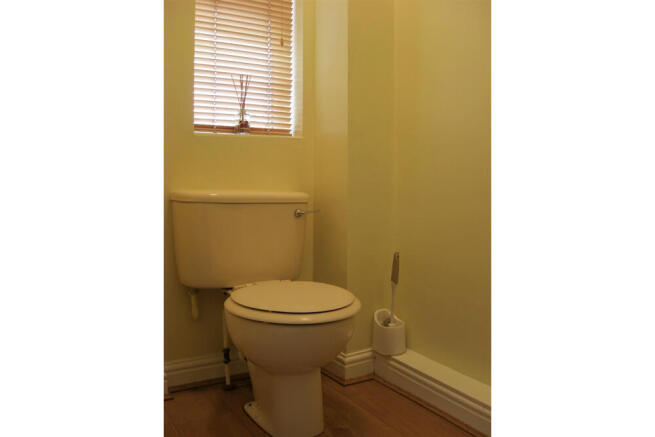 3 bed Detached to rent Image 6