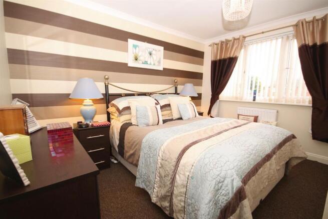 BEDROOM 2