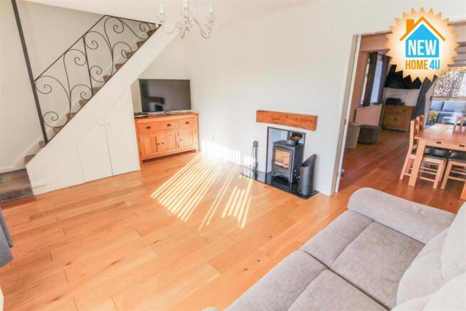 LIVING ROOM: