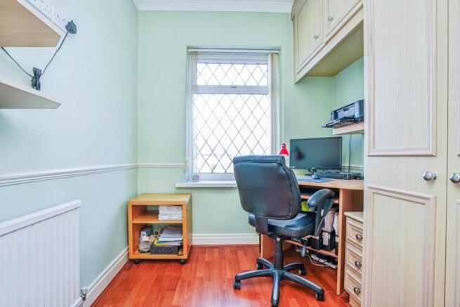 3 bed Semi-Detached for sale Image 12