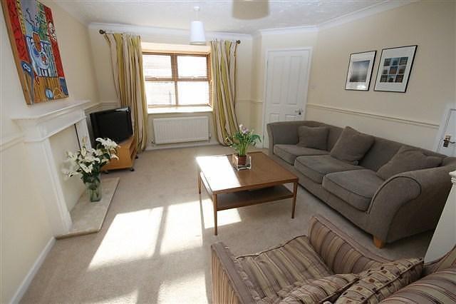 Lounge/Dining Room (