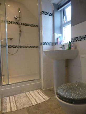 ensuite (1).jpg