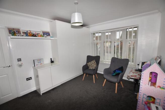 Sitting room/ Bedroom 4