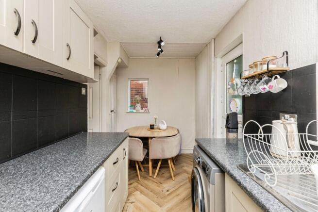 3 bed Semi-Detached for sale Image 7