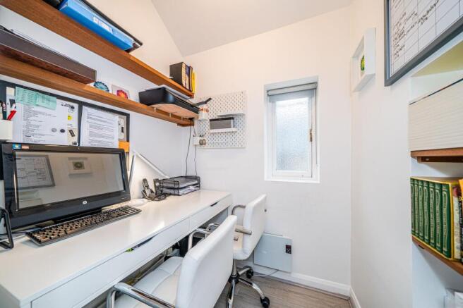 3 bed Terraced to rent Image 10