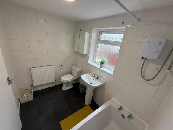 1 bed House Share to rent Image 6