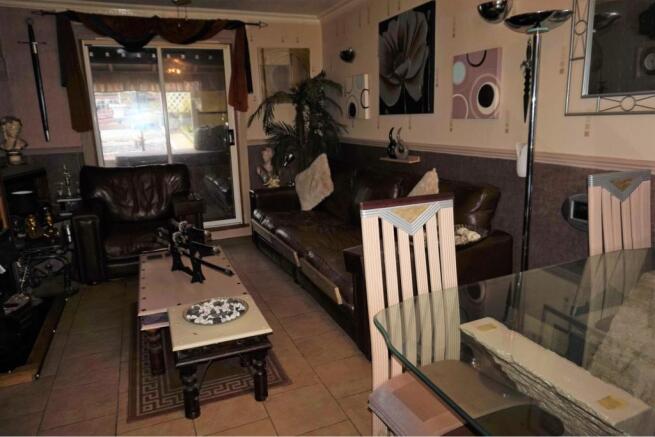 Lounge/Dining Room