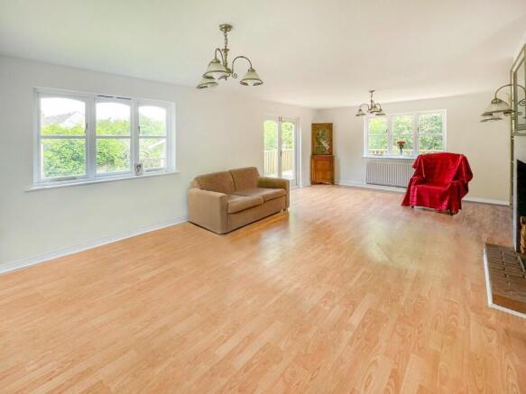4 bed Detached for sale Image 4