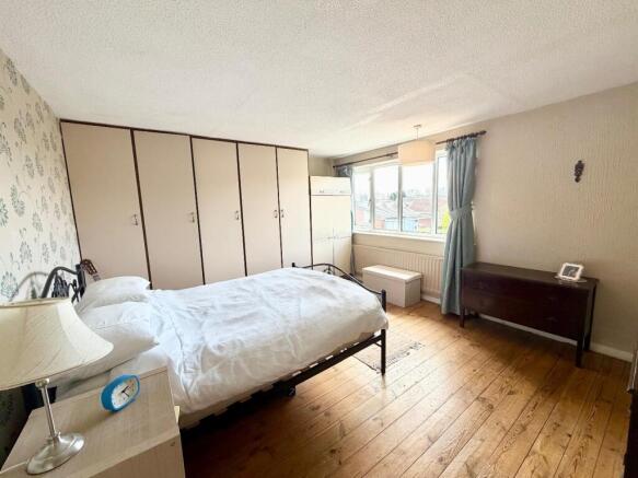 4 bed Semi-Detached for sale Image 10