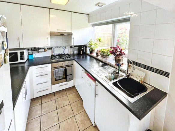 3 bed Semi-Detached for sale Image 5