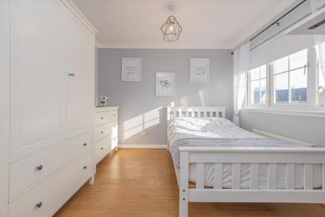 24. Bedroom 3 (1).jpg