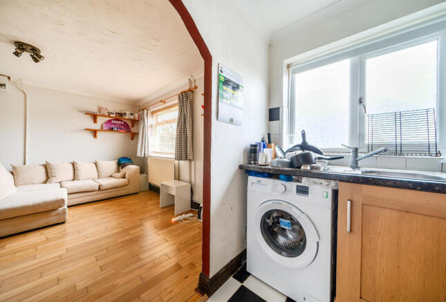 1402821-4-696fb39...