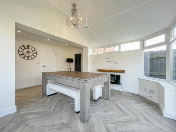 DINING ROOM/CONSERVATORY