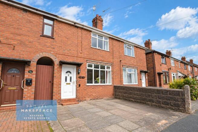 Three Bedroom Town House with Off Road Parking an