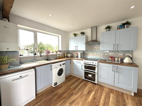 Woodlands Drive, Warton, Preston photo 5