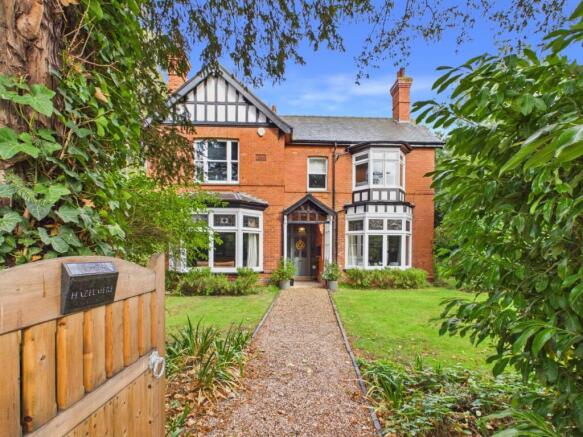 4-bed detached on Hazelmere, Tattershall Road, Woodhall Spa, £785,000