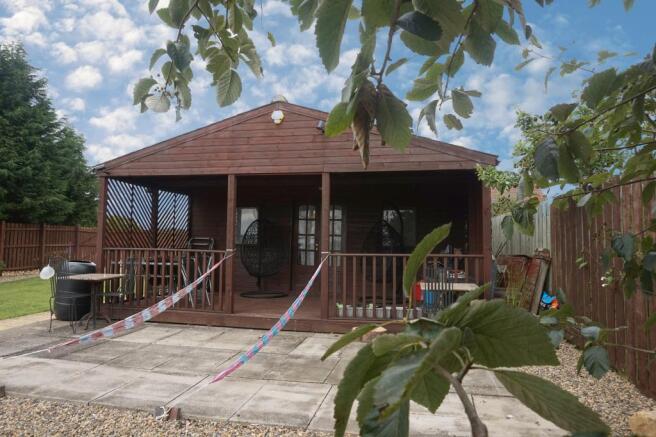 SUMMER HOUSE