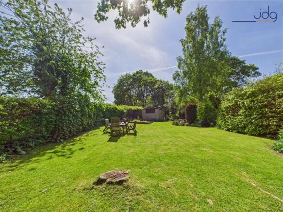 Spacious garden