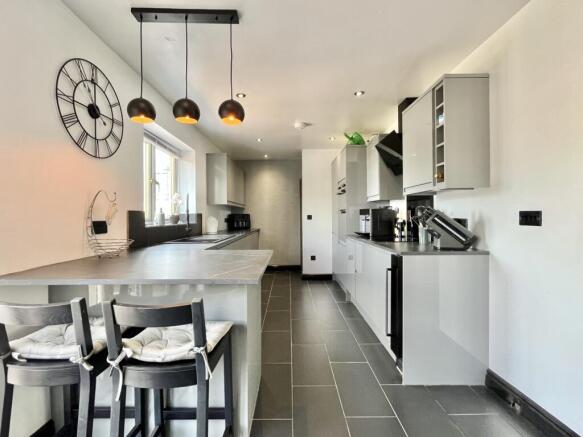BREAKFAST KITCHEN