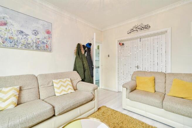 3 bed Semi-Detached for sale Image 6