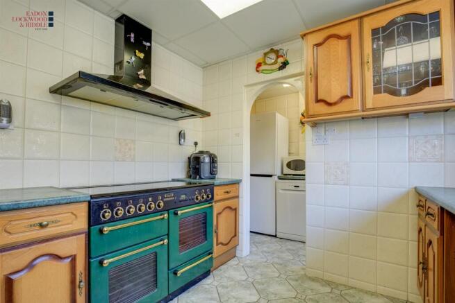 4 bed Detached Bungalow for sale Image 8