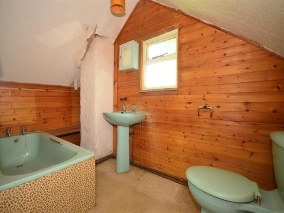 En-Suite Bathroom