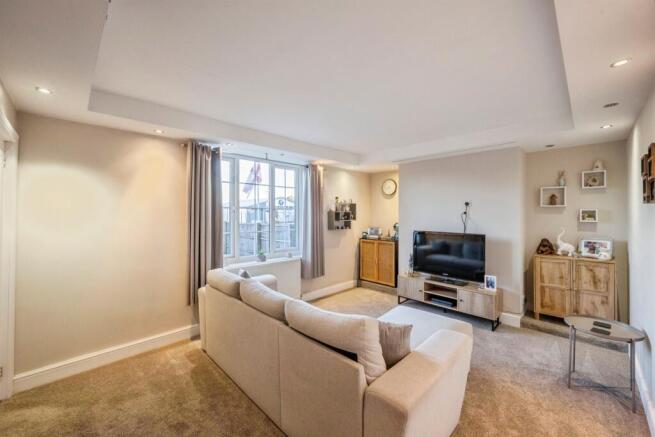3 bed Terraced for sale Image 2