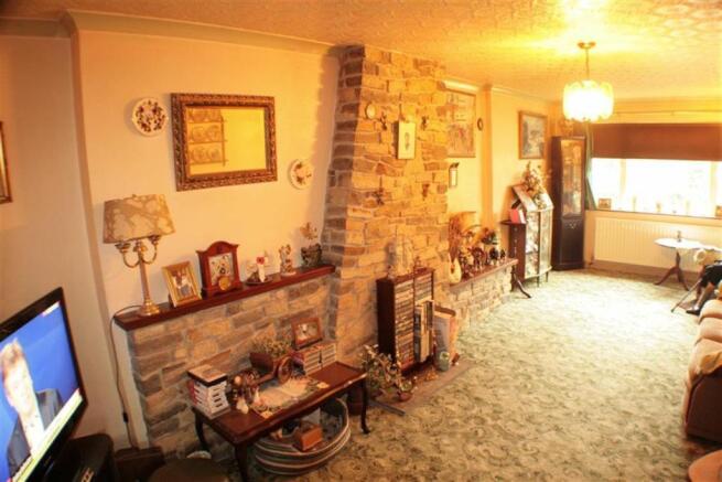 LOUNGE: