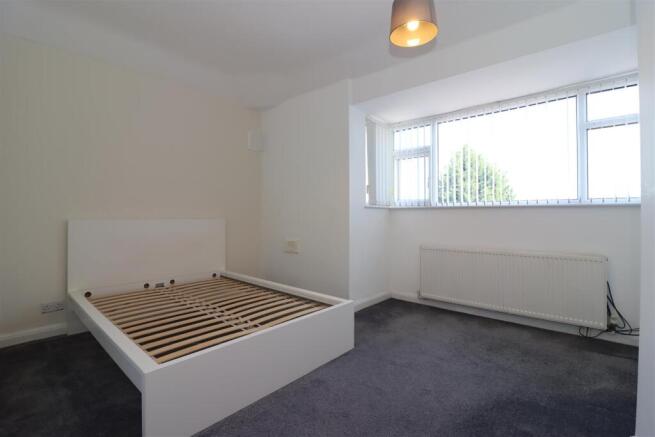 2 bed Semi-Detached to rent Image 5