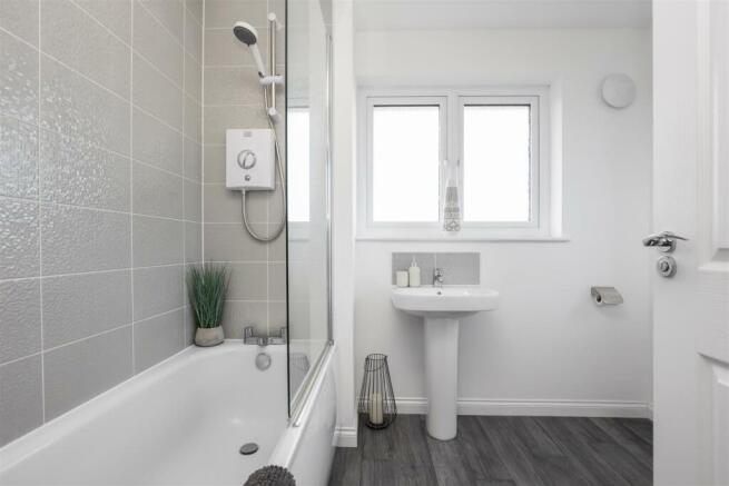 29 Russell Avenue_25.jpg