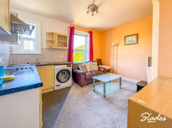 LOUNGE KITCHEN