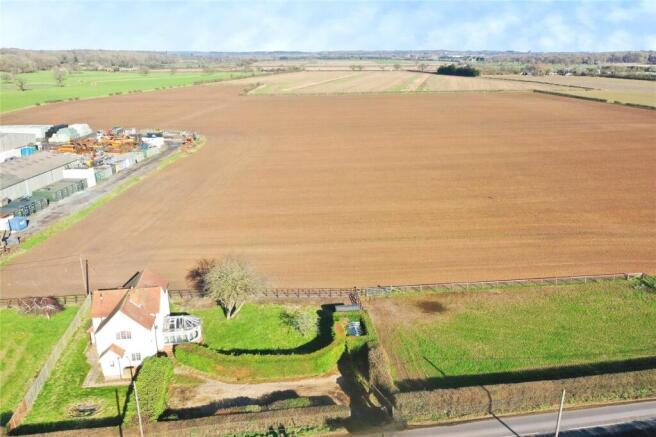 Farmhouse & Paddocks