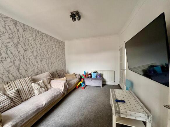Mansfield Road, Luton, LU4 photo 4