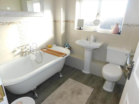 FAMILY BATHROOM