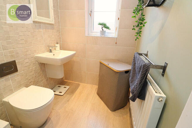 4 bed Detached for sale Image 11