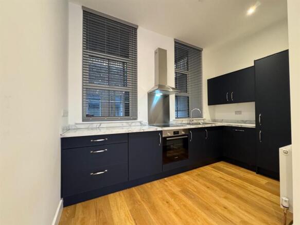 2 bed Apartment for sale Image 4