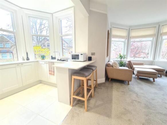2 bed Apartment for sale Image 5